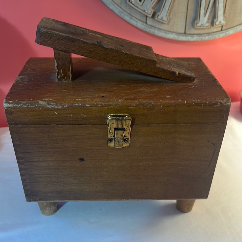 Antique wooden shoe shine box 10.5” x 6.5” x 6.25”